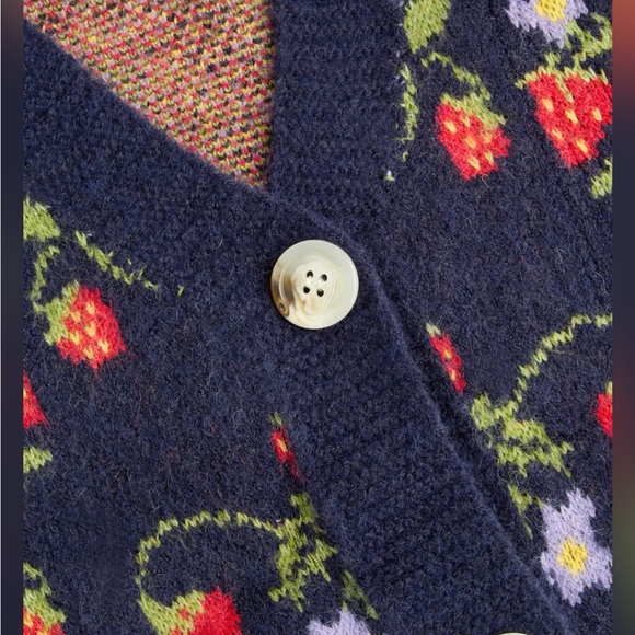 Cider KNIT V-NECK STRAWBERRY BUTTON OVERSIZED CARDIGAN XL - Picture 4 of 6